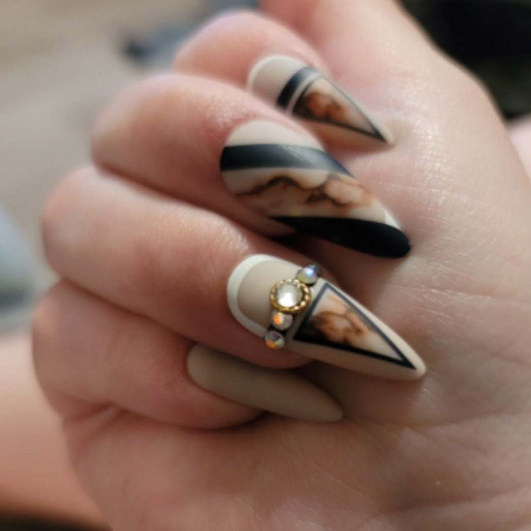 BLACK/NUDE SHORT ALMOND GEOMETRIC MARBLE
